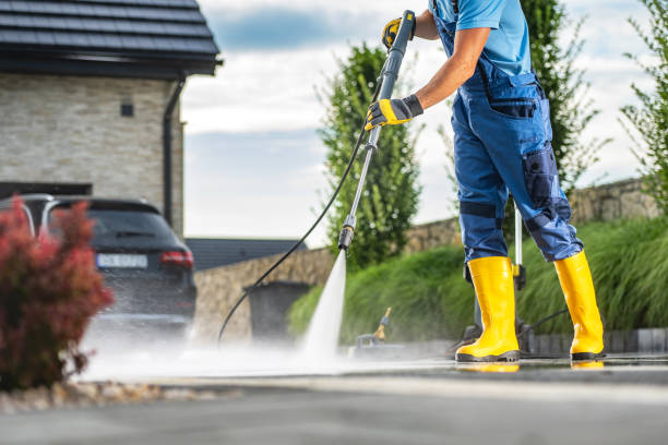 Best Pool Deck Cleaning  in Derby, CT